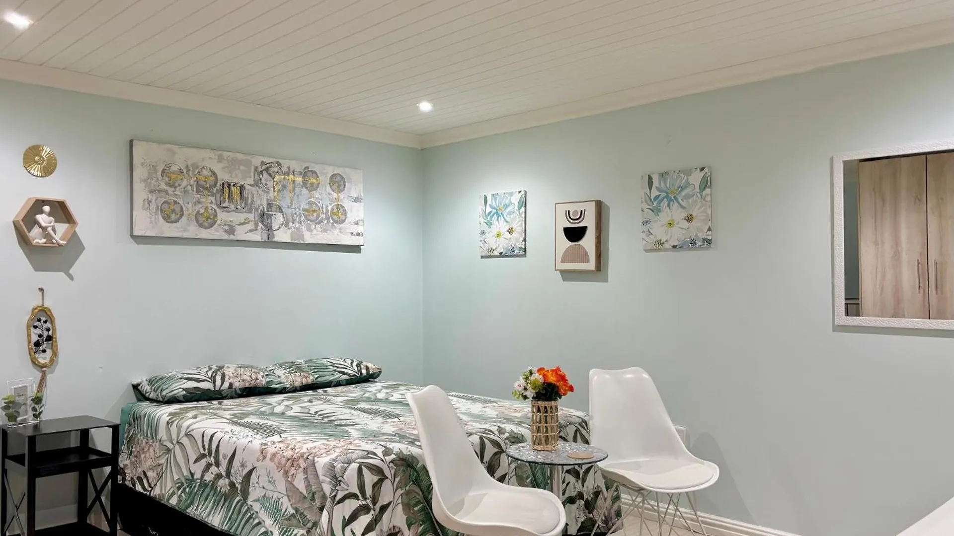 Bachelor Flat A Apartment Goodwood